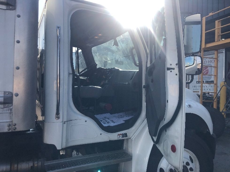 Medium Duty Box Truck-Light and Medium Duty Trucks-Freightliner-2022-M2-Indianapolis-IN-143,498\n\t\tmiles-$ 70,250 - Image 20