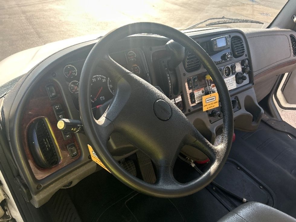 Medium Duty Box Truck-Light and Medium Duty Trucks-Freightliner-2022-M2-Indianapolis-IN-154,093\n\t\tmiles-$ 67,250 - Image 16