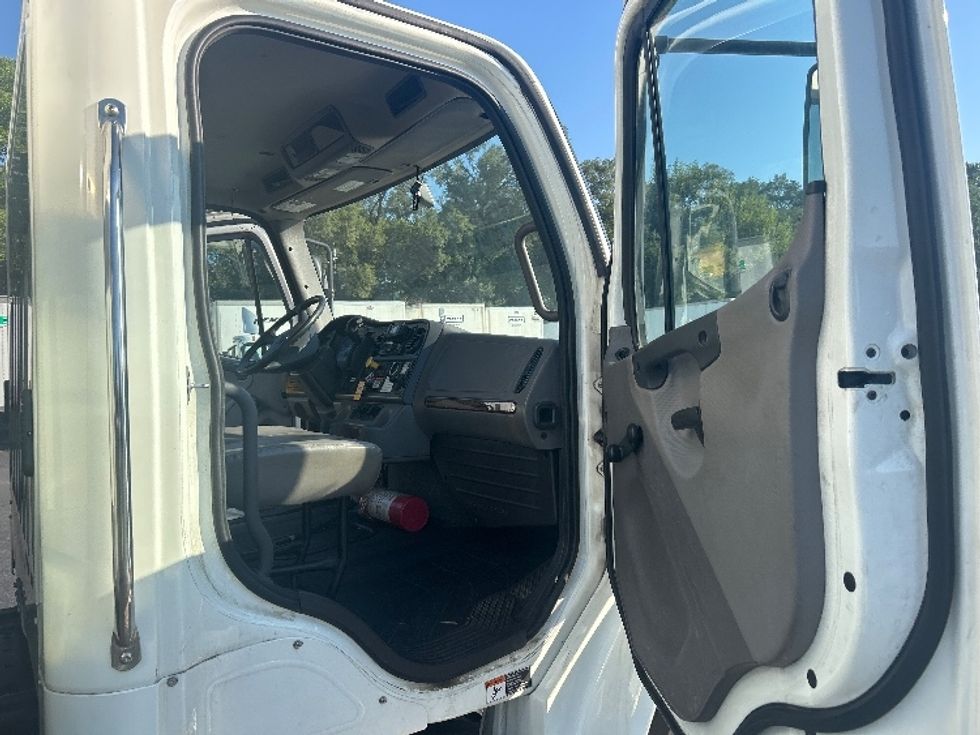 Medium Duty Box Truck-Light and Medium Duty Trucks-Freightliner-2022-M2-Indianapolis-IN-154,093\n\t\tmiles-$ 67,250 - Image 19
