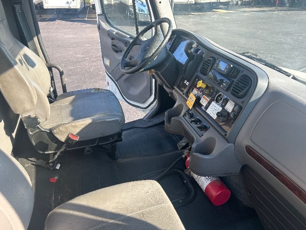 Medium Duty Box Truck-Light and Medium Duty Trucks-Freightliner-2022-M2-Indianapolis-IN-154,093\n\t\tmiles-$ 67,250 - Image 21