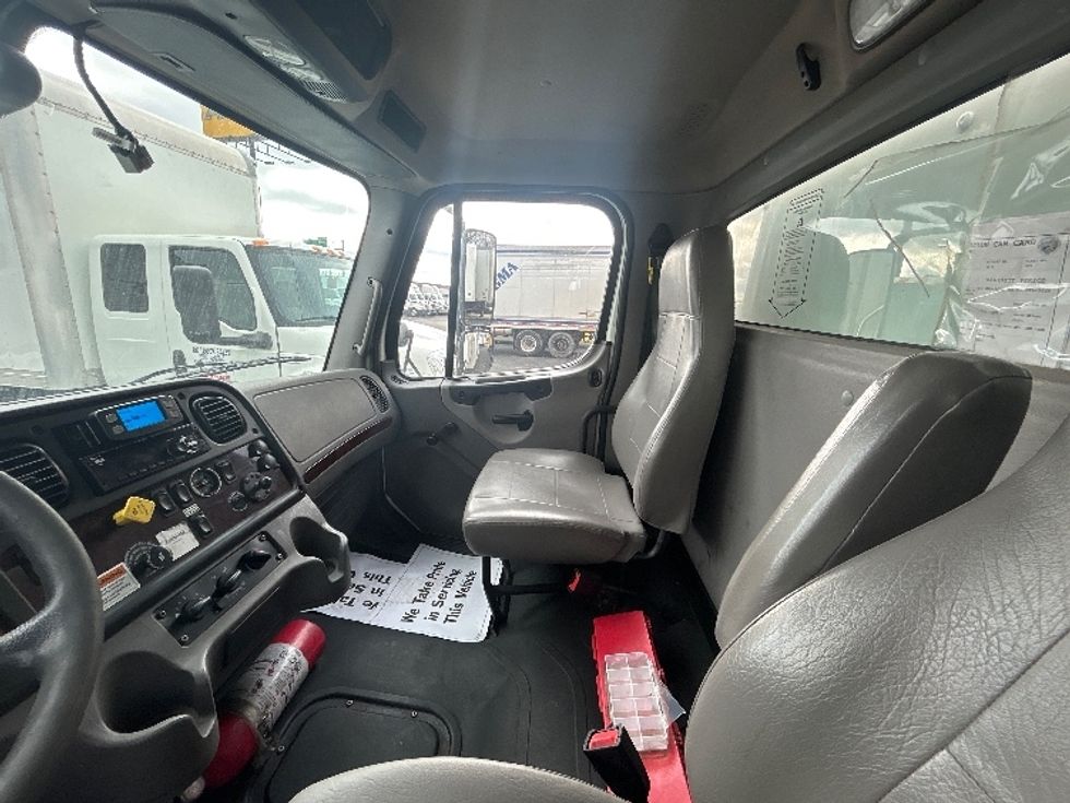 Medium Duty Box Truck-Light and Medium Duty Trucks-Freightliner-2022-M2-Indianapolis-IN-165,431\n\t\tmiles-$ 66,750 - Image 19