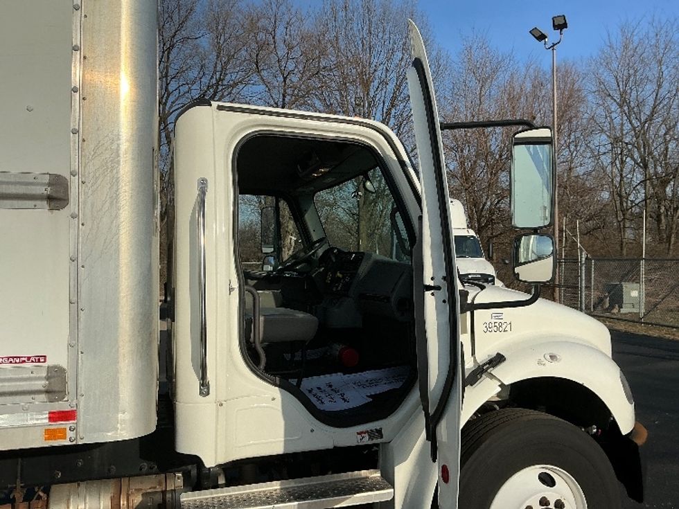 Medium Duty Box Truck-Light and Medium Duty Trucks-Freightliner-2022-M2-Indianapolis-IN-165,431\n\t\tmiles-$ 66,750 - Image 20