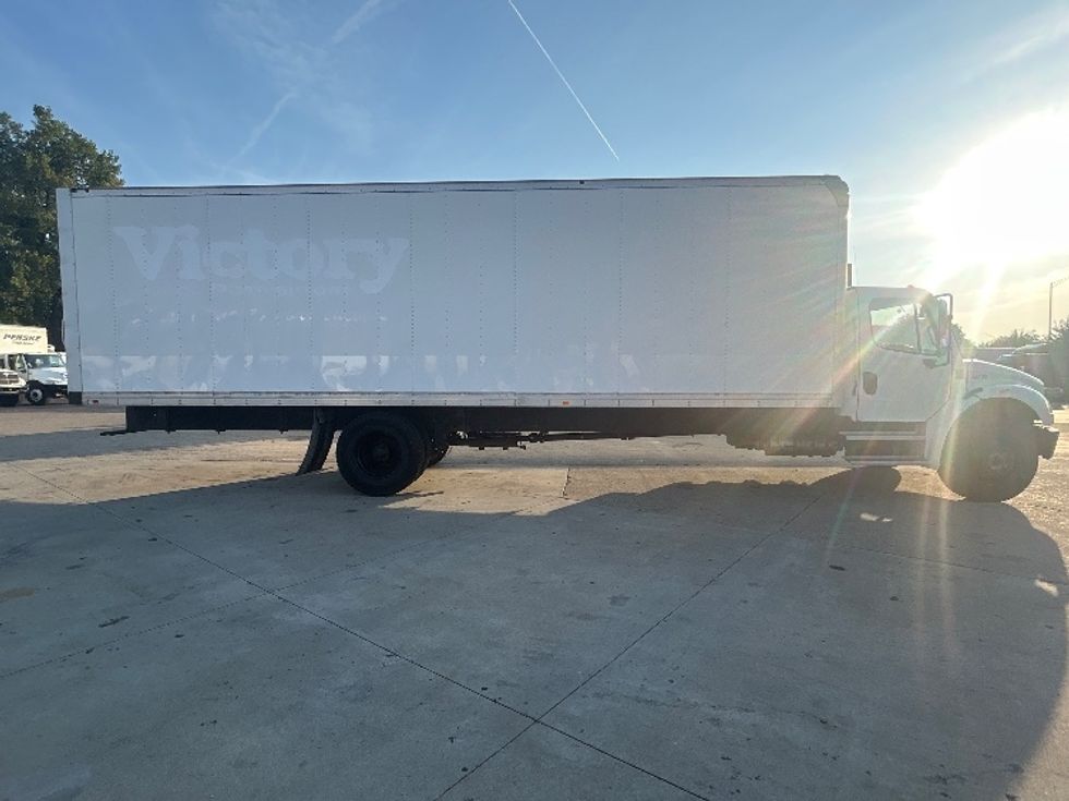 Medium Duty Box Truck-Light and Medium Duty Trucks-Freightliner-2022-M2-Indianapolis-IN-249,790\n\t\tmiles-$ 44,750 - Image 15