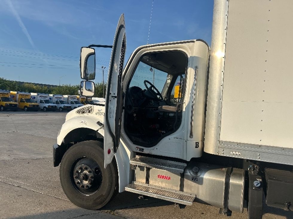 Medium Duty Box Truck-Light and Medium Duty Trucks-Freightliner-2022-M2-Indianapolis-IN-249,790\n\t\tmiles-$ 44,750 - Image 16