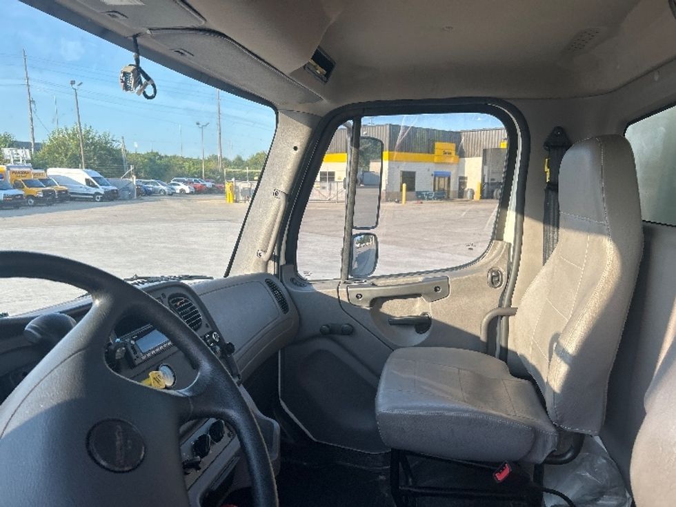 Medium Duty Box Truck-Light and Medium Duty Trucks-Freightliner-2022-M2-Indianapolis-IN-249,790\n\t\tmiles-$ 44,750 - Image 19