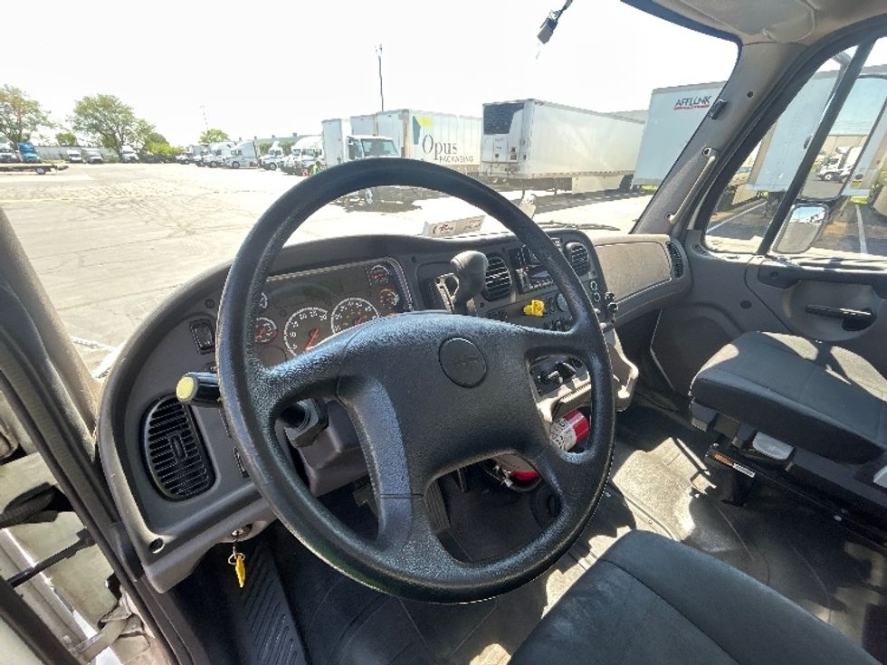 Medium Duty Box Truck-Light and Medium Duty Trucks-Freightliner-2022-M2-Indianapolis-IN-251,479\n\t\tmiles-$ 39,750 - Image 16