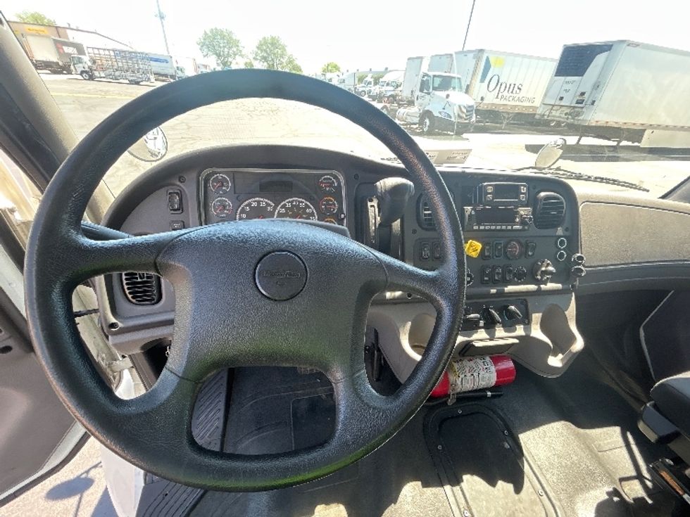 Medium Duty Box Truck-Light and Medium Duty Trucks-Freightliner-2022-M2-Indianapolis-IN-251,479\n\t\tmiles-$ 39,750 - Image 17