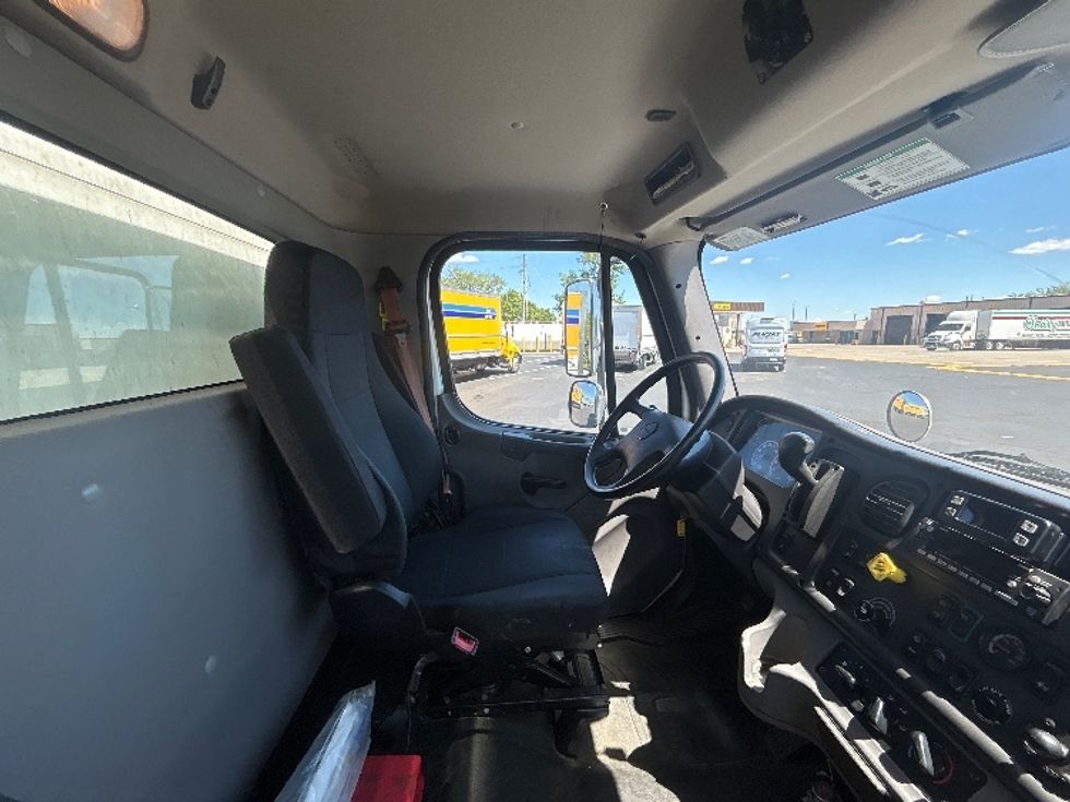 Medium Duty Box Truck-Light and Medium Duty Trucks-Freightliner-2022-M2-Indianapolis-IN-251,479\n\t\tmiles-$ 39,750 - Image 21
