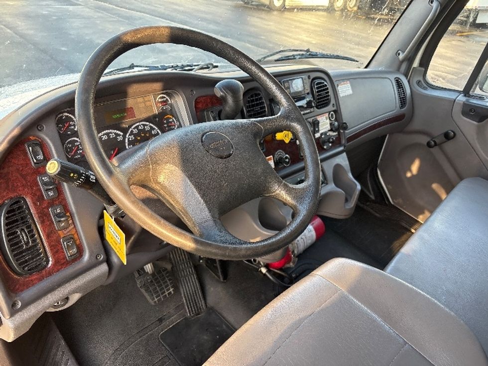 Medium Duty Box Truck-Light and Medium Duty Trucks-Freightliner-2022-M2-Indianapolis-IN-88,113\n\t\tmiles-$ 79,000 - Image 17