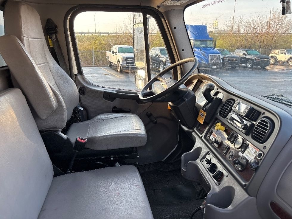 Medium Duty Box Truck-Light and Medium Duty Trucks-Freightliner-2022-M2-Indianapolis-IN-88,113\n\t\tmiles-$ 79,000 - Image 22