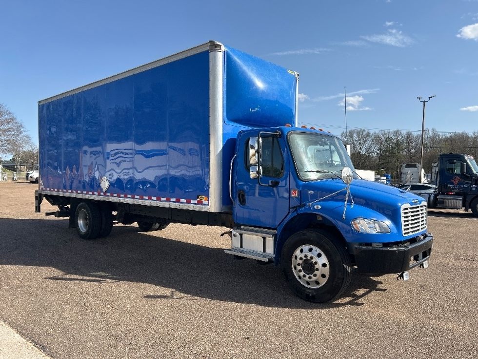 Medium Duty Box Truck-Light and Medium Duty Trucks-Freightliner-2022-M2-Jackson-MS-279,563\n\t\tmiles-$ 39,250 - Image 1