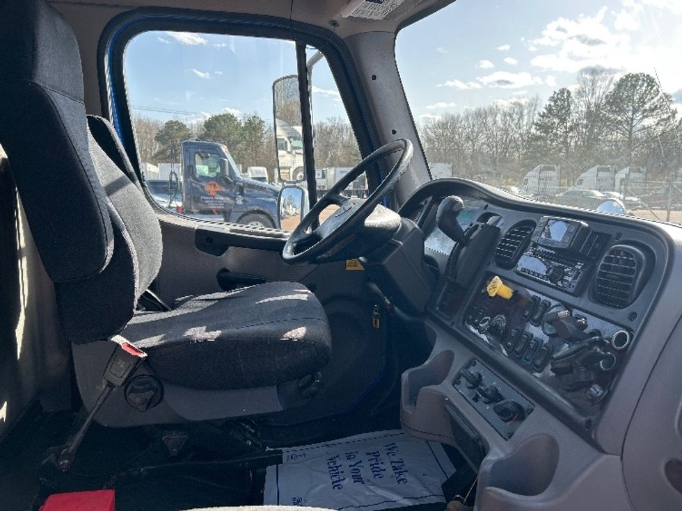 Medium Duty Box Truck-Light and Medium Duty Trucks-Freightliner-2022-M2-Jackson-MS-279,563\n\t\tmiles-$ 39,250 - Image 21