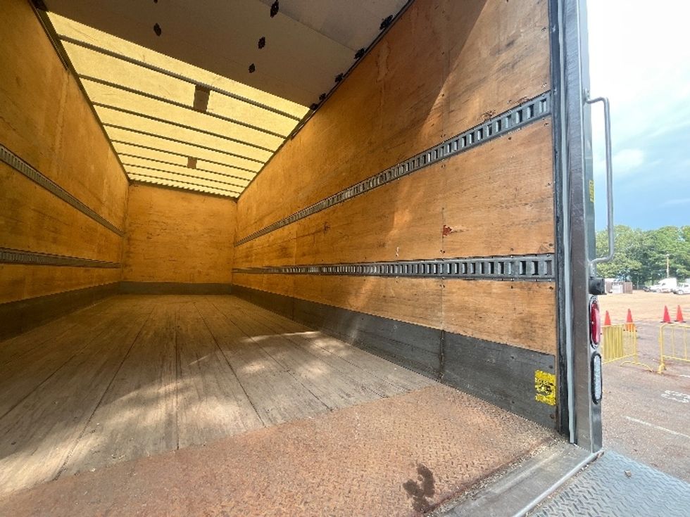 Medium Duty Box Truck-Light and Medium Duty Trucks-Freightliner-2022-M2-Jackson-MS-332,320\n\t\tmiles-$ 30,500 - Image 10