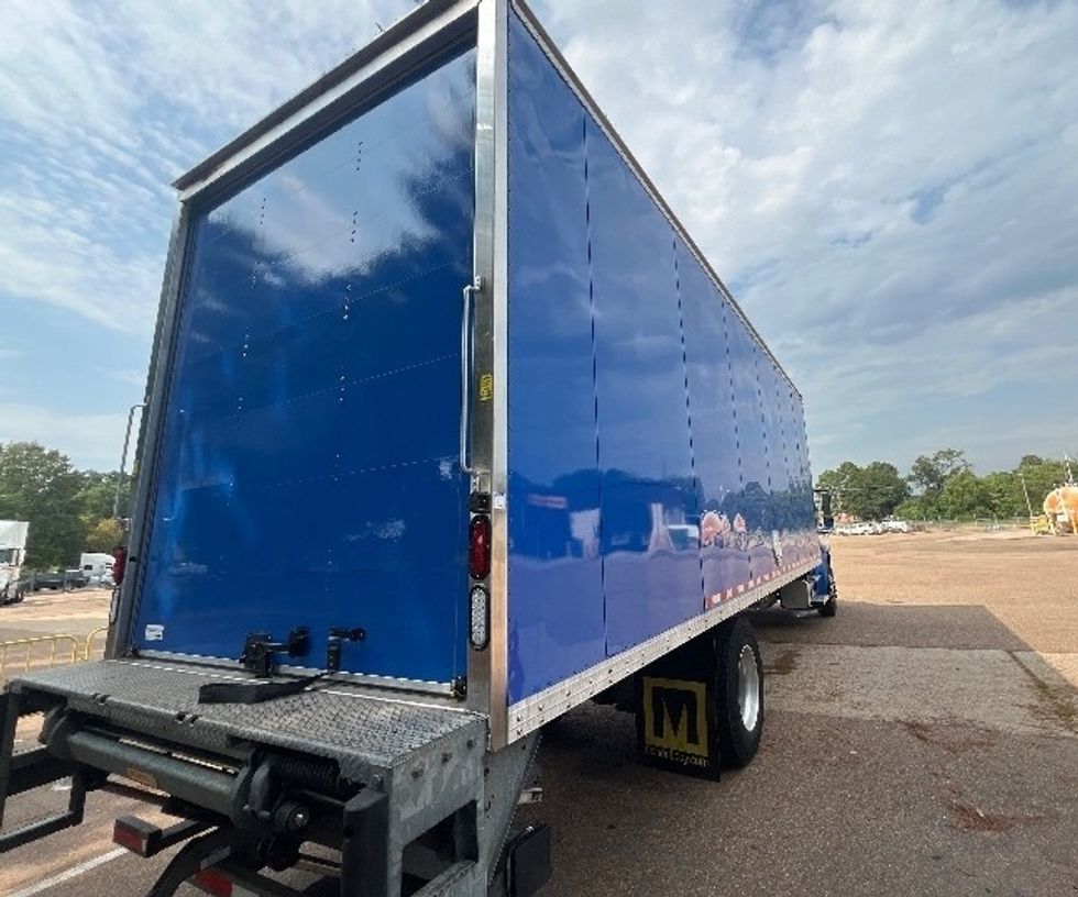 Medium Duty Box Truck-Light and Medium Duty Trucks-Freightliner-2022-M2-Jackson-MS-332,320\n\t\tmiles-$ 30,500 - Image 11