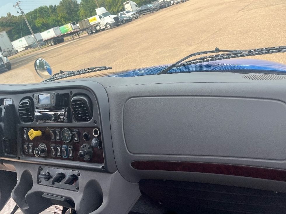 Medium Duty Box Truck-Light and Medium Duty Trucks-Freightliner-2022-M2-Jackson-MS-332,320\n\t\tmiles-$ 30,500 - Image 19