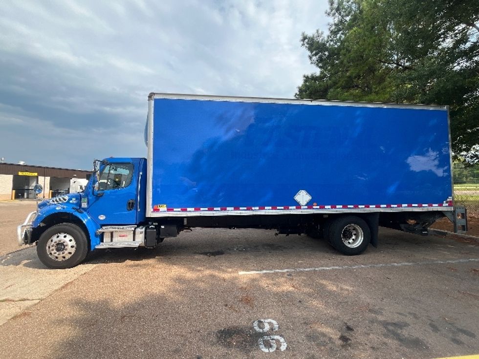 Medium Duty Box Truck-Light and Medium Duty Trucks-Freightliner-2022-M2-Jackson-MS-332,320\n\t\tmiles-$ 30,500 - Image 3