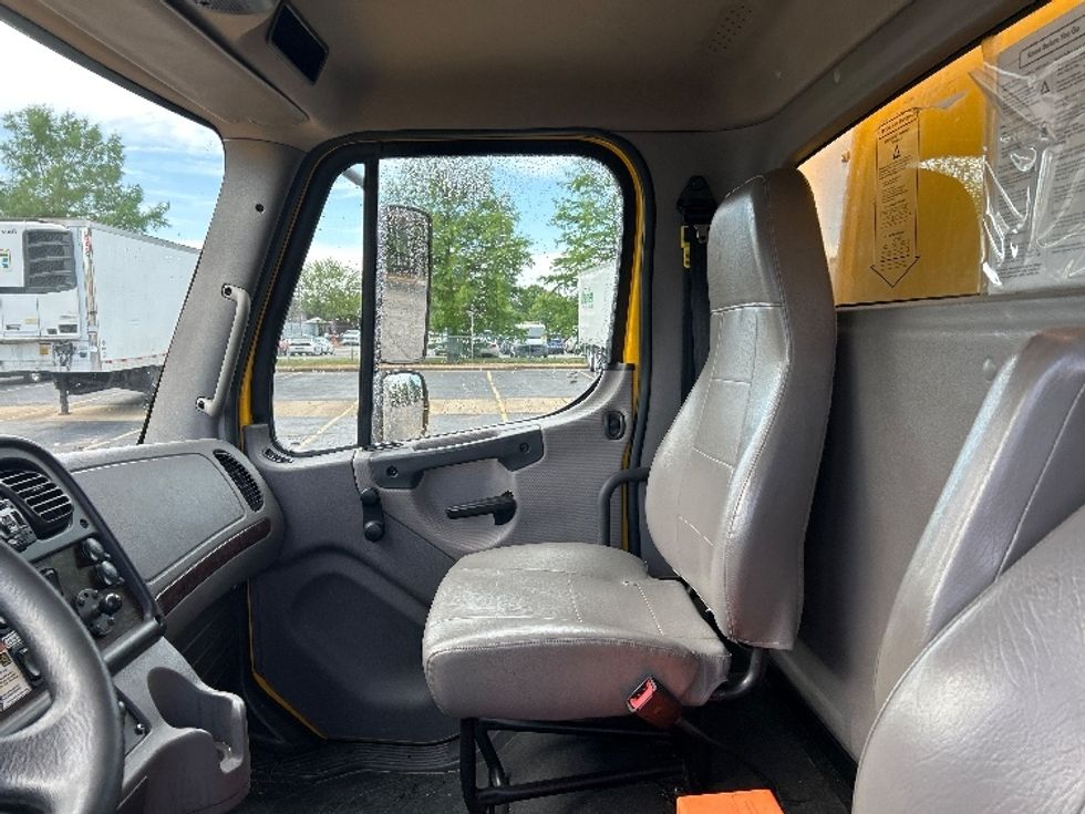 Medium Duty Box Truck-Light and Medium Duty Trucks-Freightliner-2022-M2-Jackson-TN-145,204\n\t\tmiles-$ 68,000 - Image 19