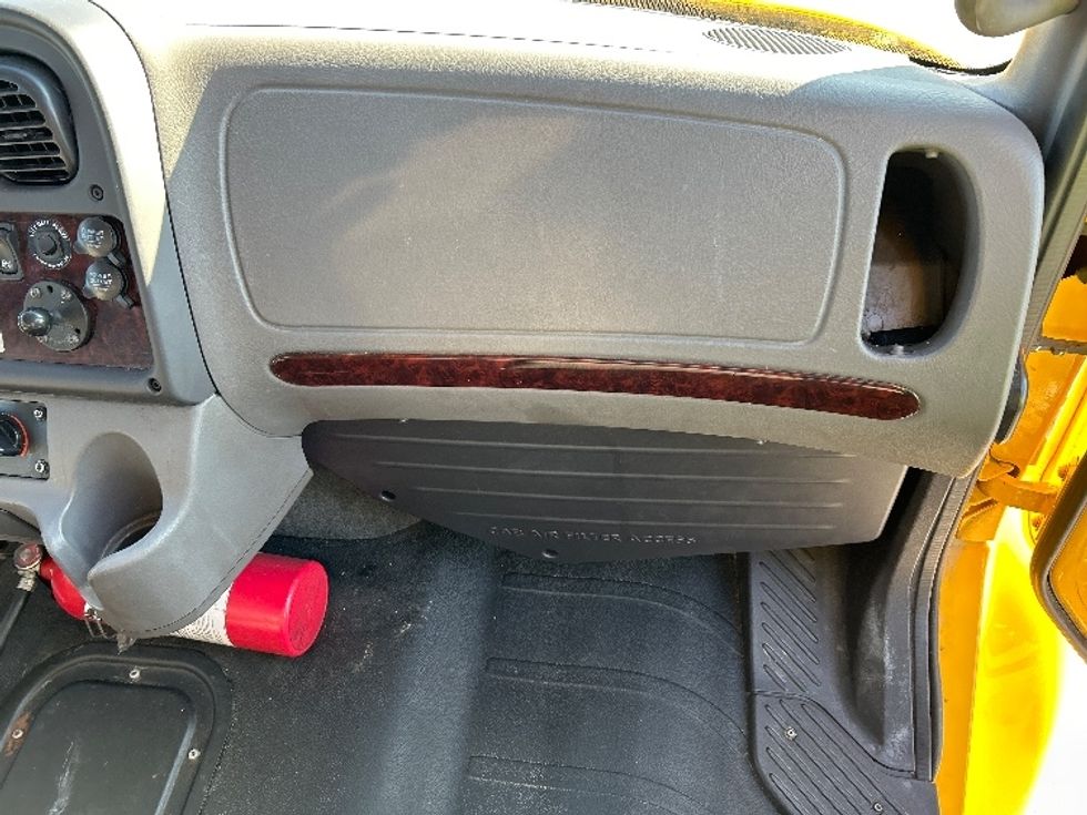 Medium Duty Box Truck-Light and Medium Duty Trucks-Freightliner-2022-M2-Jackson-TN-210,973\n\t\tmiles-$ 58,250 - Image 21