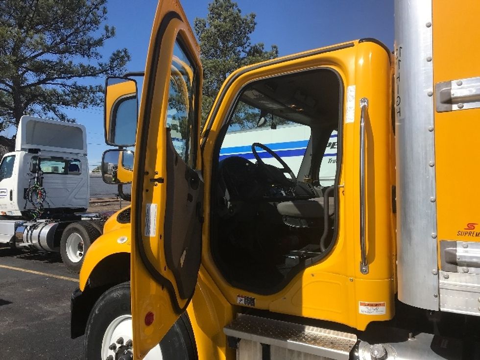 Medium Duty Box Truck-Light and Medium Duty Trucks-Freightliner-2022-M2-Jackson-TN-96,758\n\t\tmiles-$ 78,000 - Image 15