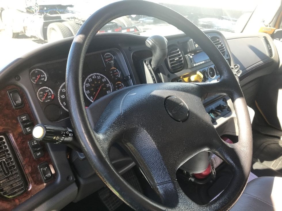 Medium Duty Box Truck-Light and Medium Duty Trucks-Freightliner-2022-M2-Jackson-TN-96,758\n\t\tmiles-$ 78,000 - Image 16