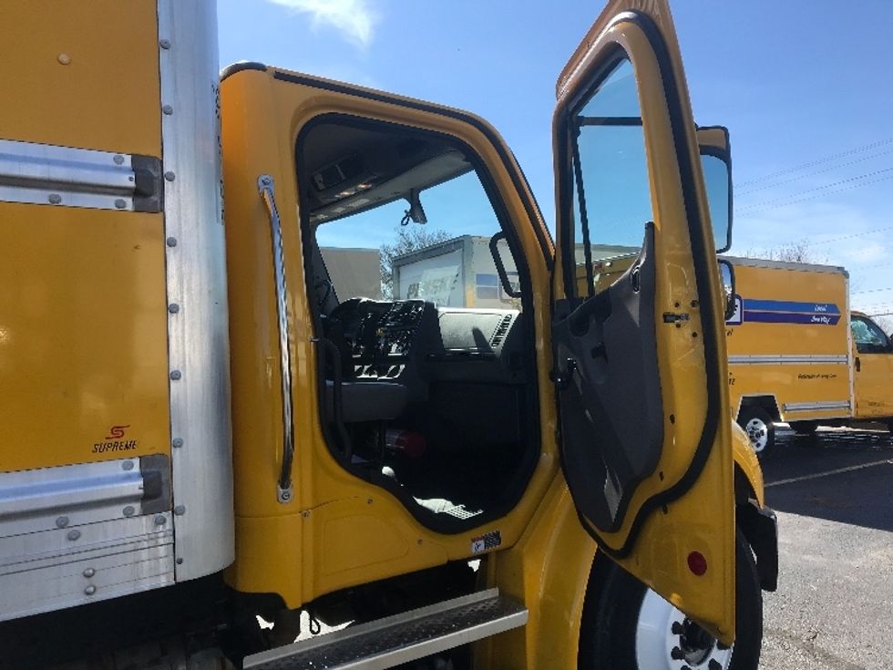 Medium Duty Box Truck-Light and Medium Duty Trucks-Freightliner-2022-M2-Jackson-TN-96,758\n\t\tmiles-$ 78,000 - Image 19