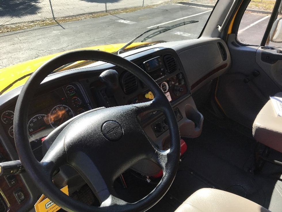 Medium Duty Box Truck-Light and Medium Duty Trucks-Freightliner-2022-M2-Jacksonville-FL-219,484\n\t\tmiles-$ 53,750 - Image 17