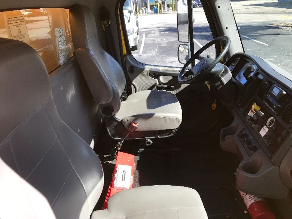 Medium Duty Box Truck-Light and Medium Duty Trucks-Freightliner-2022-M2-Jacksonville-FL-219,484\n\t\tmiles-$ 53,750 - Image 22