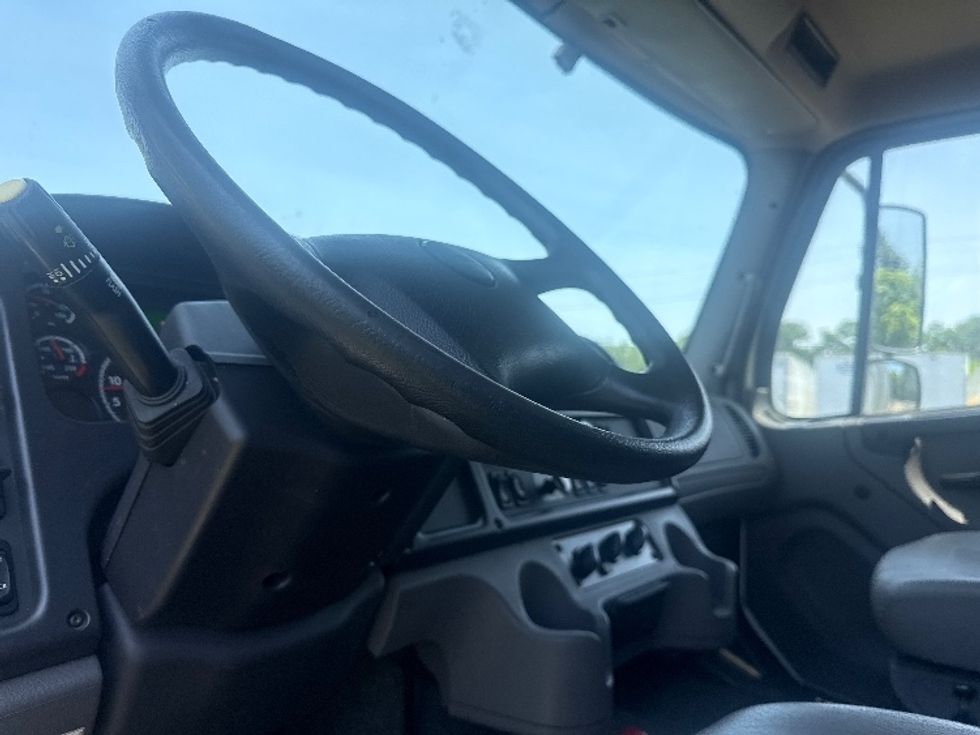 Medium Duty Box Truck-Light and Medium Duty Trucks-Freightliner-2022-M2-Jessup-MD-269,295\n\t\tmiles-$ 42,750 - Image 16
