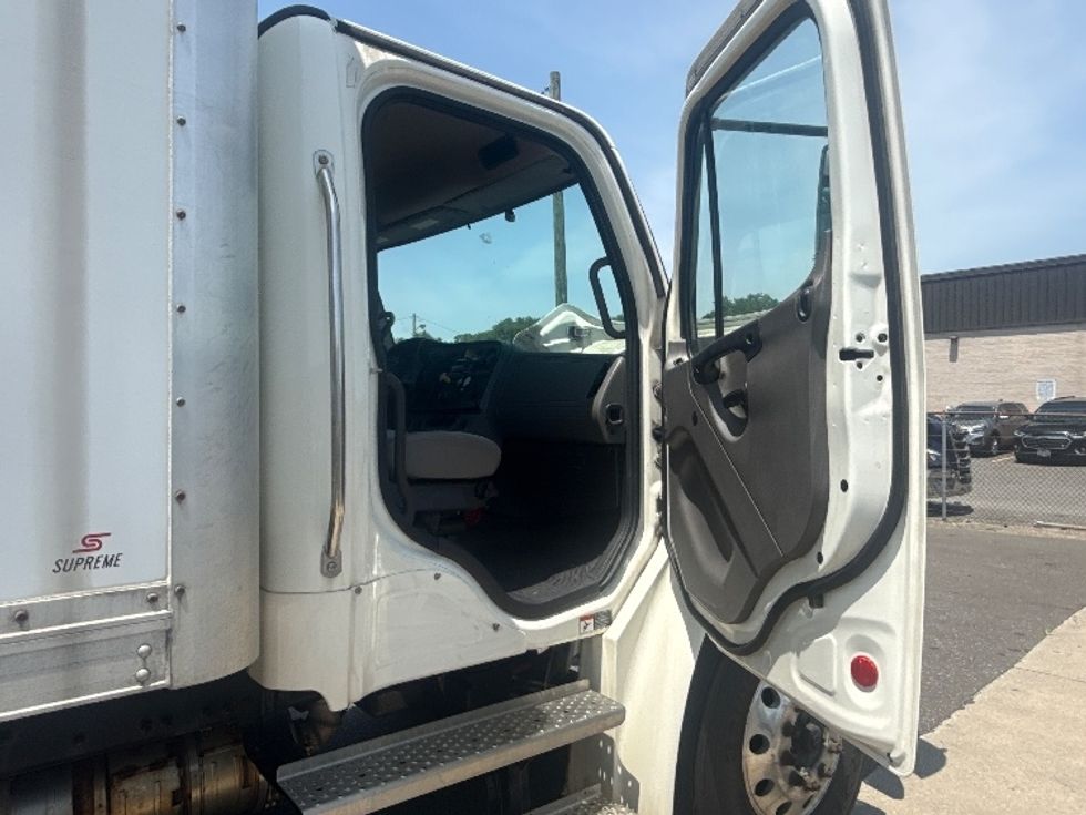 Medium Duty Box Truck-Light and Medium Duty Trucks-Freightliner-2022-M2-Jessup-MD-269,295\n\t\tmiles-$ 42,750 - Image 18