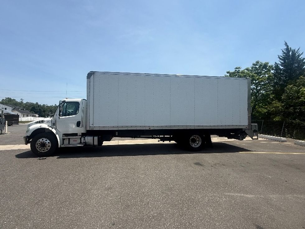 Medium Duty Box Truck-Light and Medium Duty Trucks-Freightliner-2022-M2-Jessup-MD-269,295\n\t\tmiles-$ 42,750 - Image 4