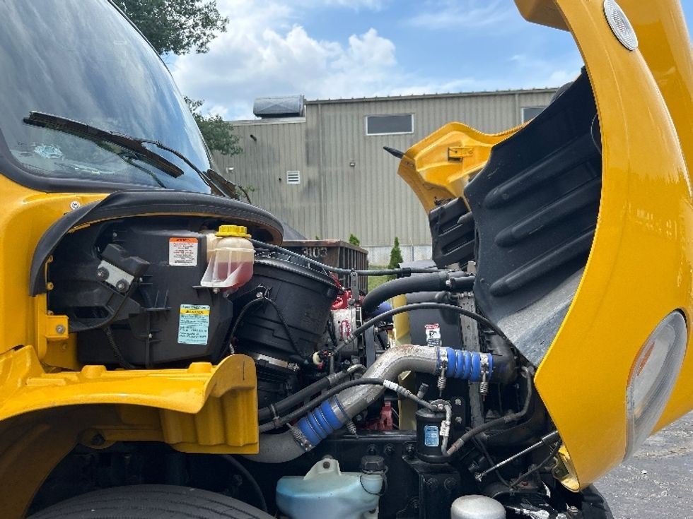 Medium Duty Box Truck-Light and Medium Duty Trucks-Freightliner-2022-M2-Jessup-PA-145,688\n\t\tmiles-$ 65,000 - Image 23