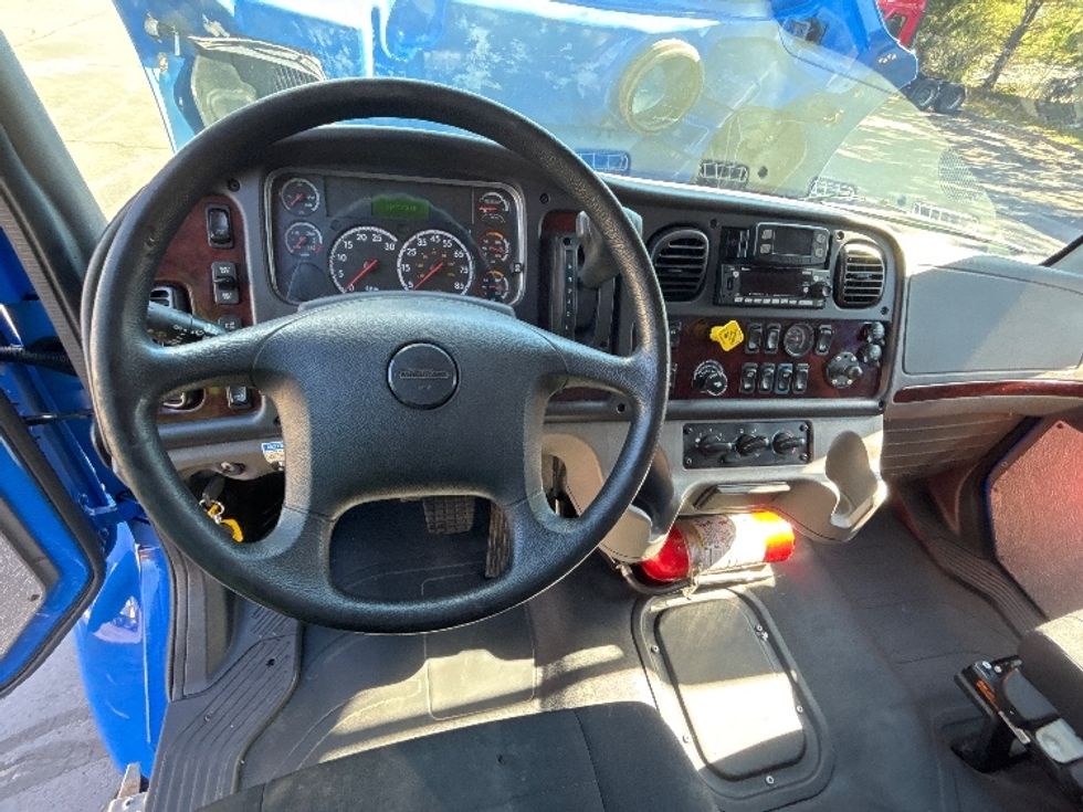 Medium Duty Box Truck-Light and Medium Duty Trucks-Freightliner-2022-M2-Jessup-PA-214,959\n\t\tmiles-$ 48,500 - Image 18