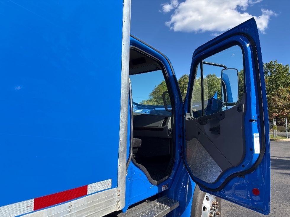 Medium Duty Box Truck-Light and Medium Duty Trucks-Freightliner-2022-M2-Jessup-PA-214,959\n\t\tmiles-$ 48,500 - Image 20
