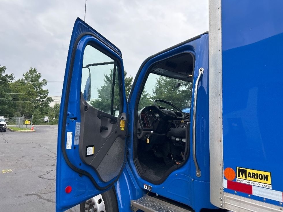 Medium Duty Box Truck-Light and Medium Duty Trucks-Freightliner-2022-M2-Jessup-PA-264,617\n\t\tmiles-$ 53,000 - Image 16