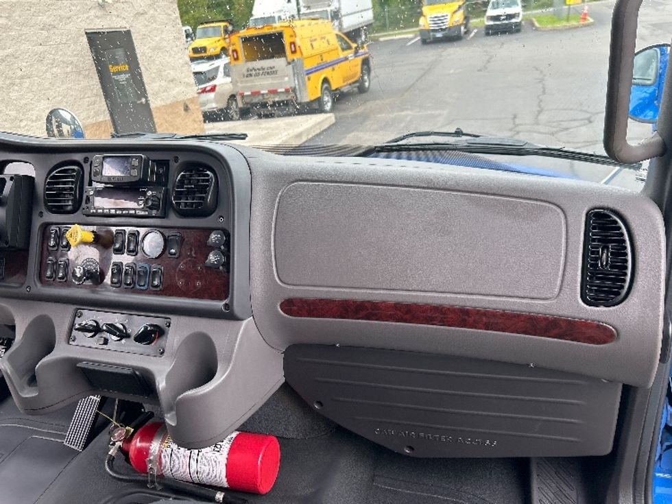 Medium Duty Box Truck-Light and Medium Duty Trucks-Freightliner-2022-M2-Jessup-PA-264,617\n\t\tmiles-$ 53,000 - Image 21