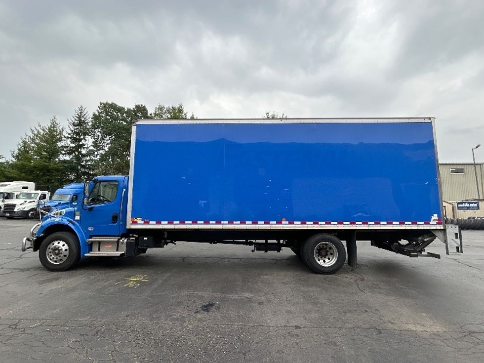 Medium Duty Box Truck-Light and Medium Duty Trucks-Freightliner-2022-M2-Jessup-PA-264,617\n\t\tmiles-$ 53,000 - Image 4