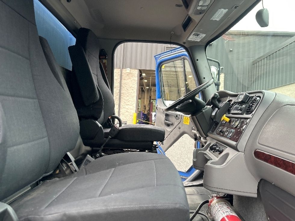 Medium Duty Box Truck-Light and Medium Duty Trucks-Freightliner-2022-M2-Jessup-PA-278,899\n\t\tmiles-$ 50,250 - Image 22
