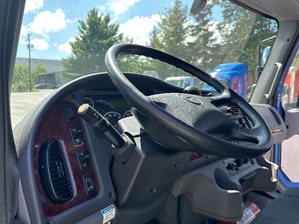Medium Duty Box Truck-Light and Medium Duty Trucks-Freightliner-2022-M2-Jessup-PA-296,104\n\t\tmiles-$ 37,250 - Image 17
