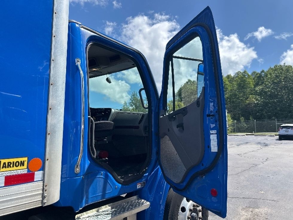 Medium Duty Box Truck-Light and Medium Duty Trucks-Freightliner-2022-M2-Jessup-PA-296,104\n\t\tmiles-$ 37,250 - Image 20