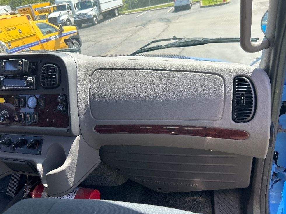Medium Duty Box Truck-Light and Medium Duty Trucks-Freightliner-2022-M2-Jessup-PA-296,104\n\t\tmiles-$ 37,250 - Image 21