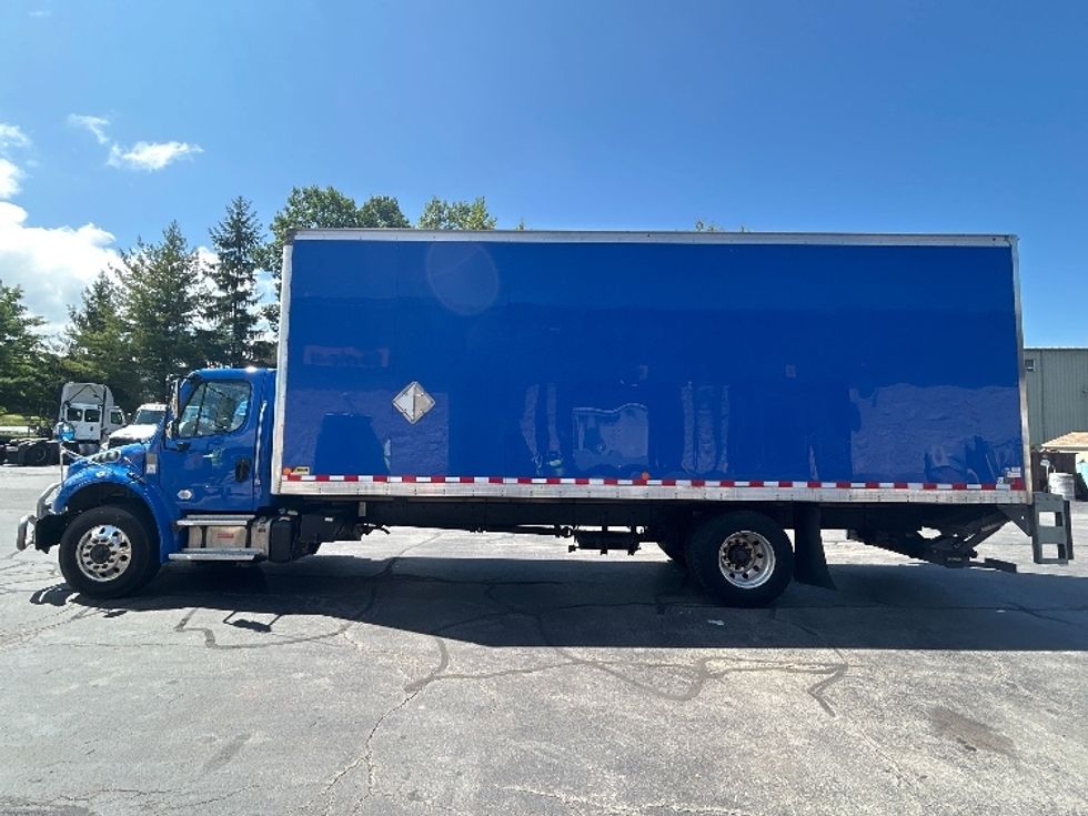 Medium Duty Box Truck-Light and Medium Duty Trucks-Freightliner-2022-M2-Jessup-PA-296,104\n\t\tmiles-$ 37,250 - Image 4