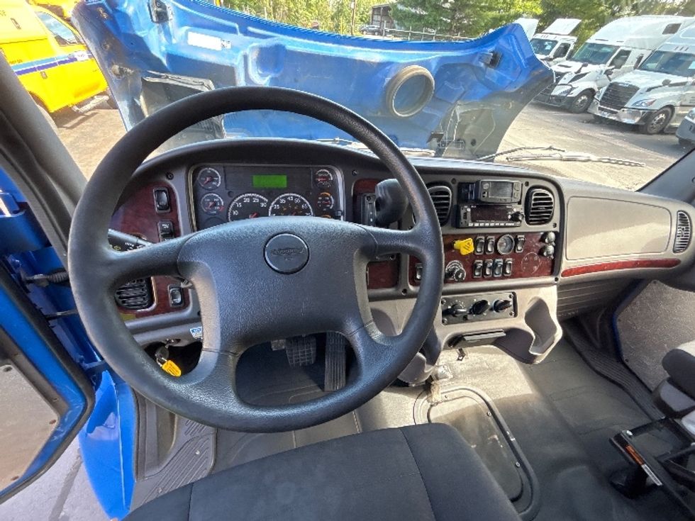 Medium Duty Box Truck-Light and Medium Duty Trucks-Freightliner-2022-M2-Jessup-PA-349,125\n\t\tmiles-$ 27,250 - Image 18