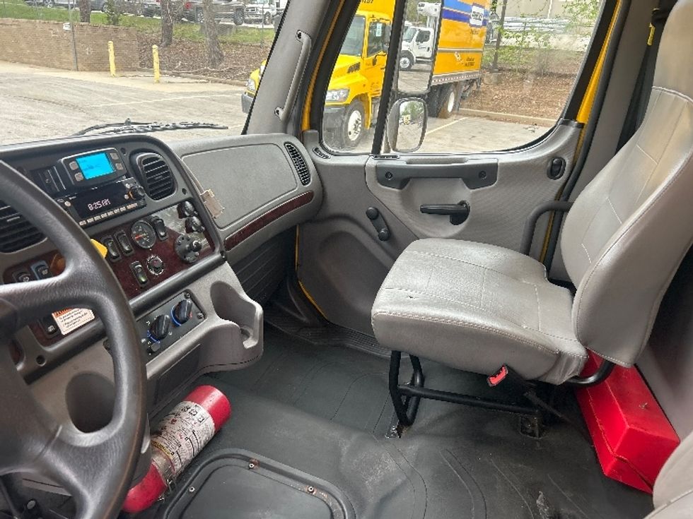 Medium Duty Box Truck-Light and Medium Duty Trucks-Freightliner-2022-M2-Kansas City-MO-237,022\n\t\tmiles-$ 48,250 - Image 19