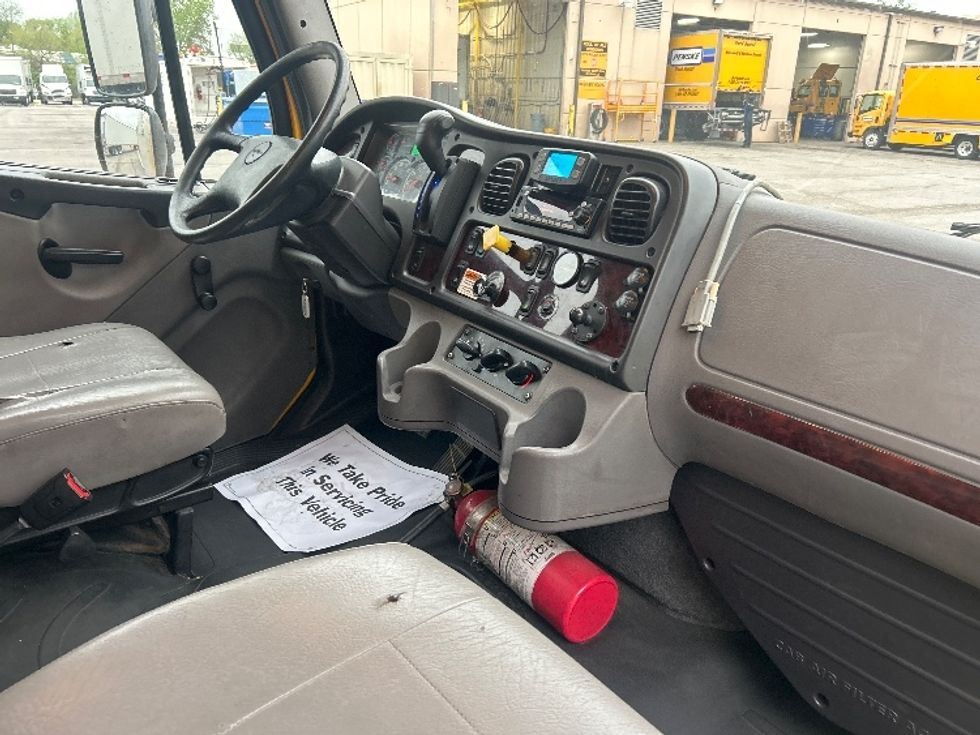 Medium Duty Box Truck-Light and Medium Duty Trucks-Freightliner-2022-M2-Kansas City-MO-237,022\n\t\tmiles-$ 48,250 - Image 22