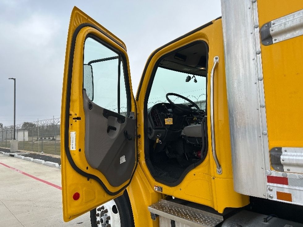 Medium Duty Box Truck-Light and Medium Duty Trucks-Freightliner-2022-M2-Katy-TX-115,151\n\t\tmiles-$ 74,500 - Image 15