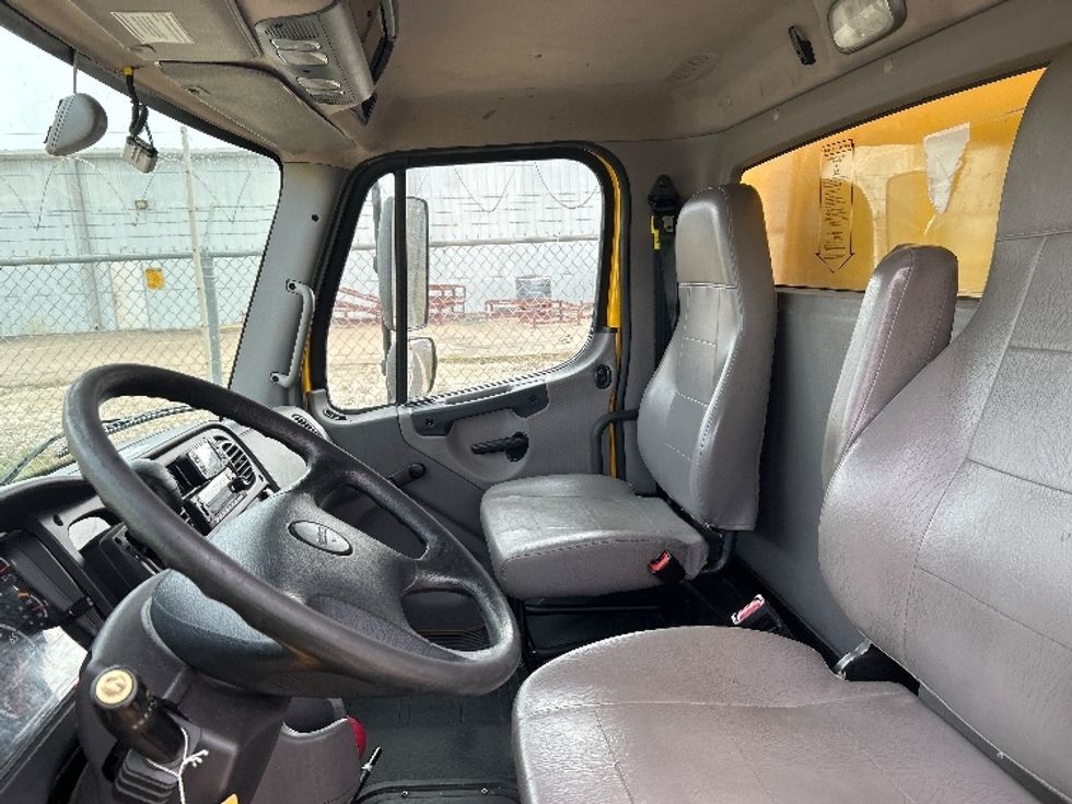 Medium Duty Box Truck-Light and Medium Duty Trucks-Freightliner-2022-M2-Katy-TX-115,151\n\t\tmiles-$ 74,500 - Image 18