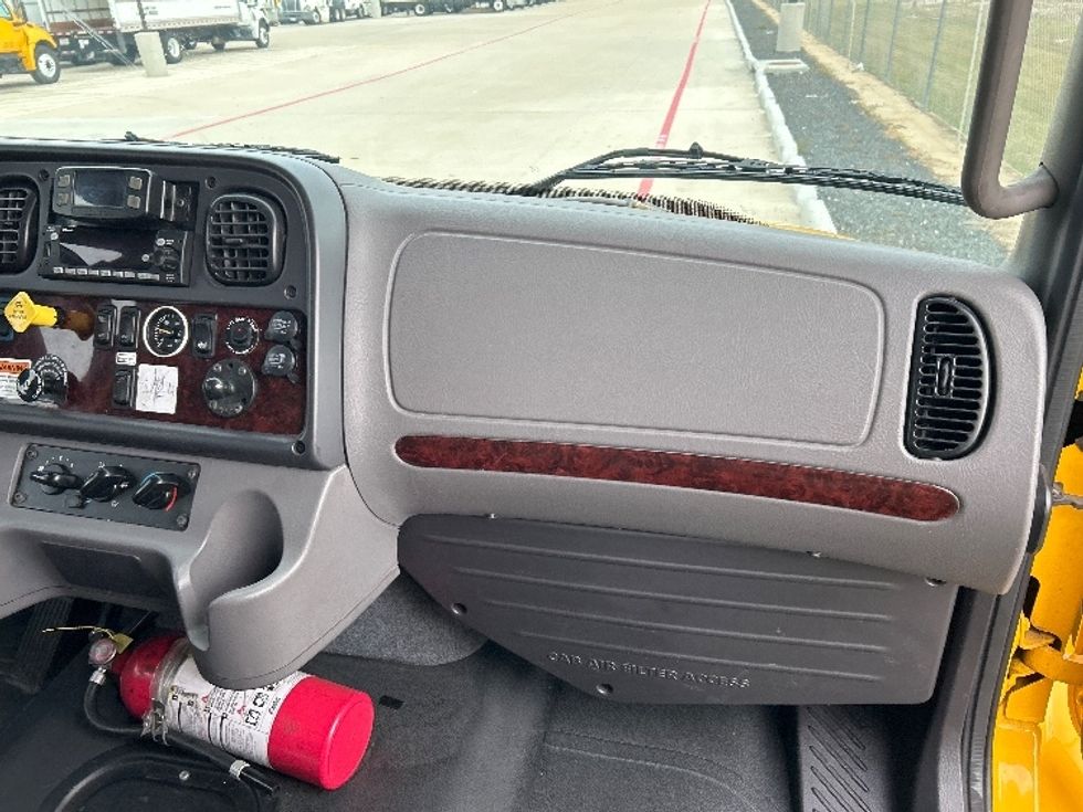 Medium Duty Box Truck-Light and Medium Duty Trucks-Freightliner-2022-M2-Katy-TX-115,151\n\t\tmiles-$ 74,500 - Image 20