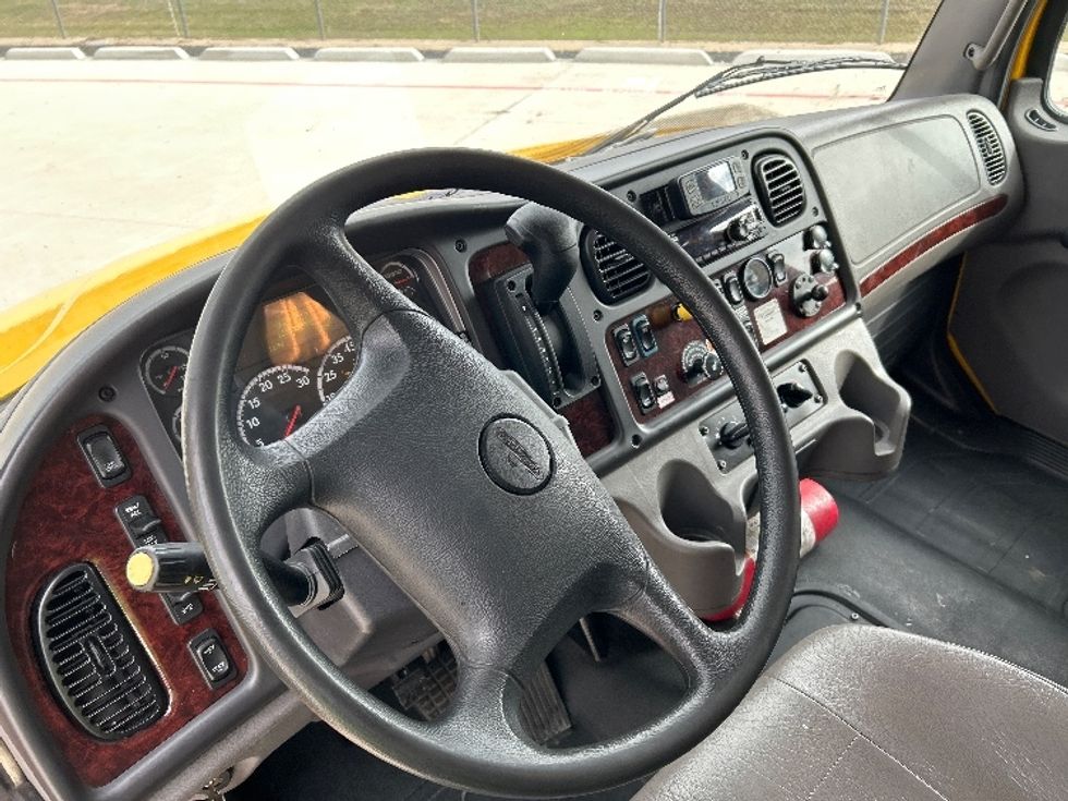 Medium Duty Box Truck-Light and Medium Duty Trucks-Freightliner-2022-M2-Katy-TX-126,981\n\t\tmiles-$ 72,250 - Image 17