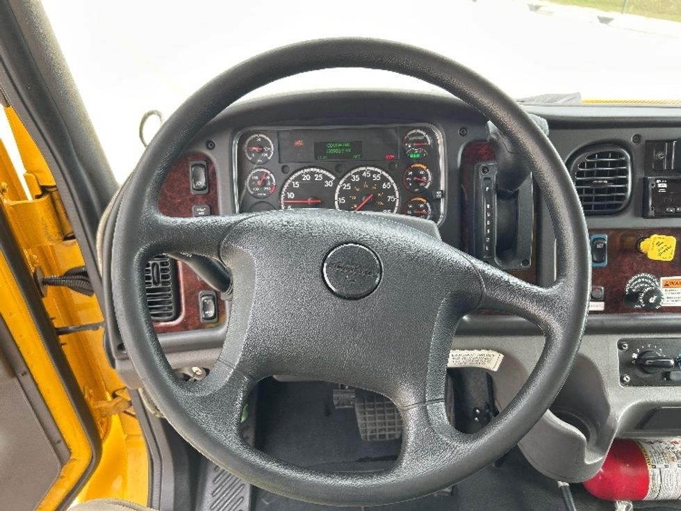 Medium Duty Box Truck-Light and Medium Duty Trucks-Freightliner-2022-M2-Katy-TX-126,981\n\t\tmiles-$ 72,250 - Image 18