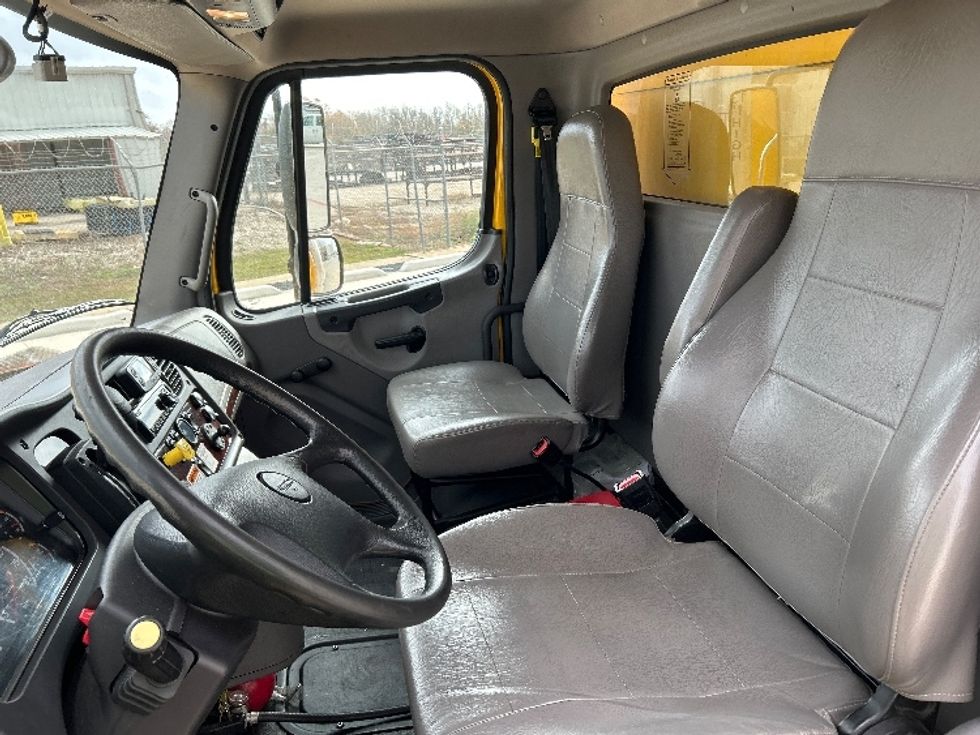 Medium Duty Box Truck-Light and Medium Duty Trucks-Freightliner-2022-M2-Katy-TX-126,981\n\t\tmiles-$ 72,250 - Image 19